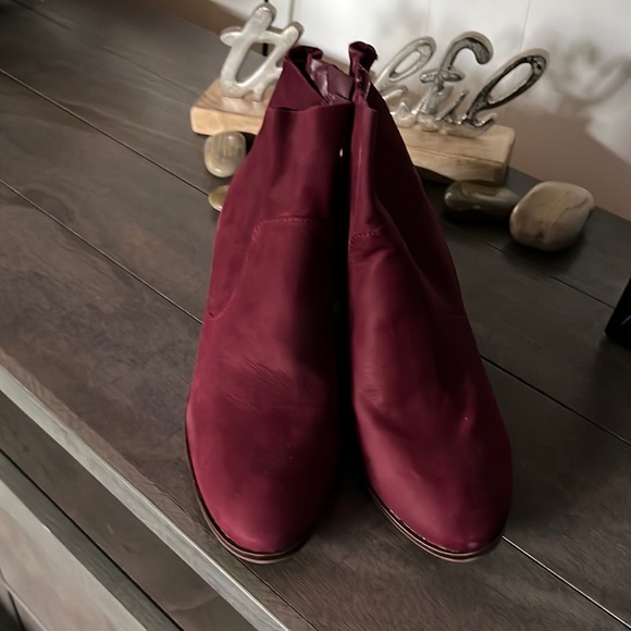 Boots - Picture 3 of 3